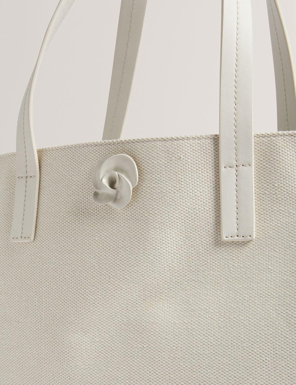 Women Ted Baker AUDOS - Rose Detail Wide Canvas Tote Bags Ecru | KSA  6902-ROXTC