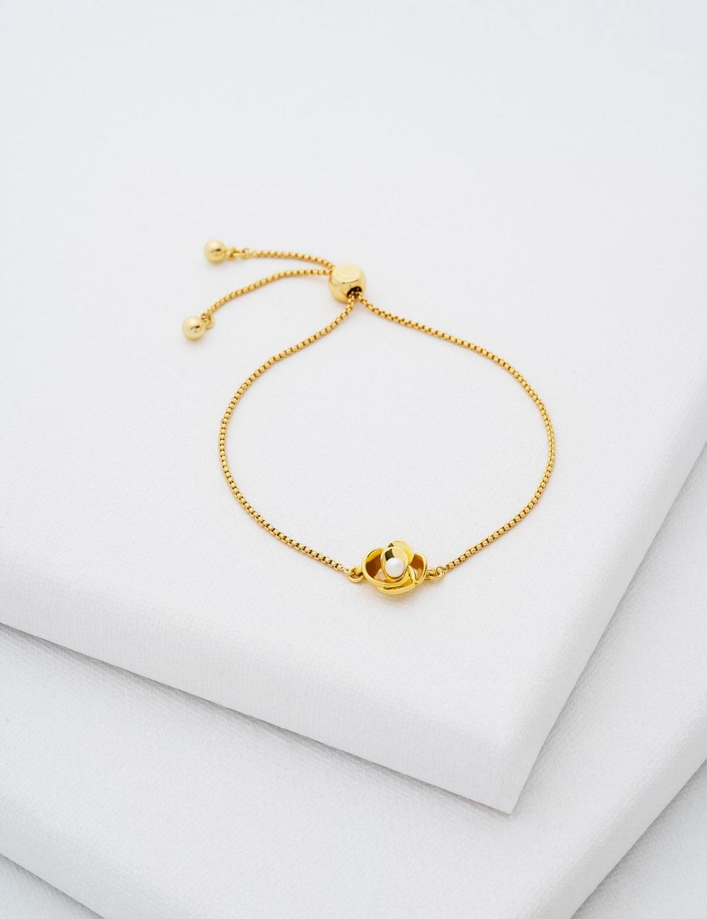 Women Ted Baker FLORIE - Pearl Flower Adjustable Chain Bracelets Gold | KSA  3176-QTNUK