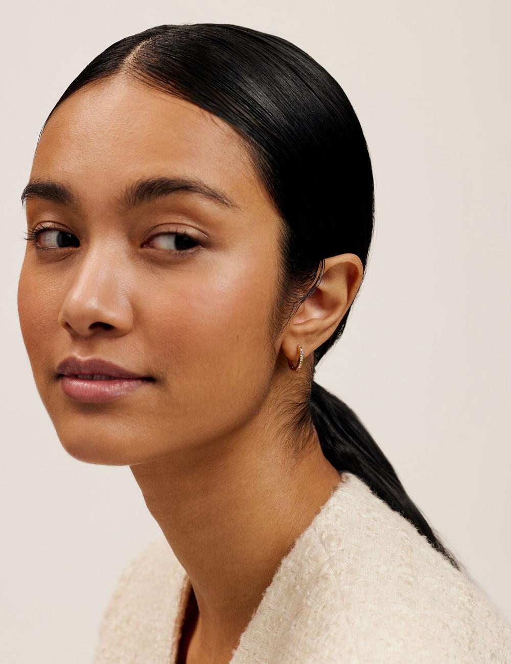 Women Ted Baker HEPLIE - Crystal Huggie Hoop Earrings Multicol | KSA  7630-SFOWE