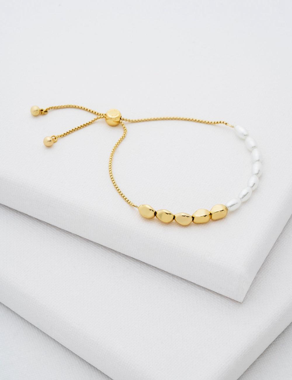 Women Ted Baker INELA - Island Pearl Bead Adjustable Bracelets Gold | KSA  7163-RGKBS
