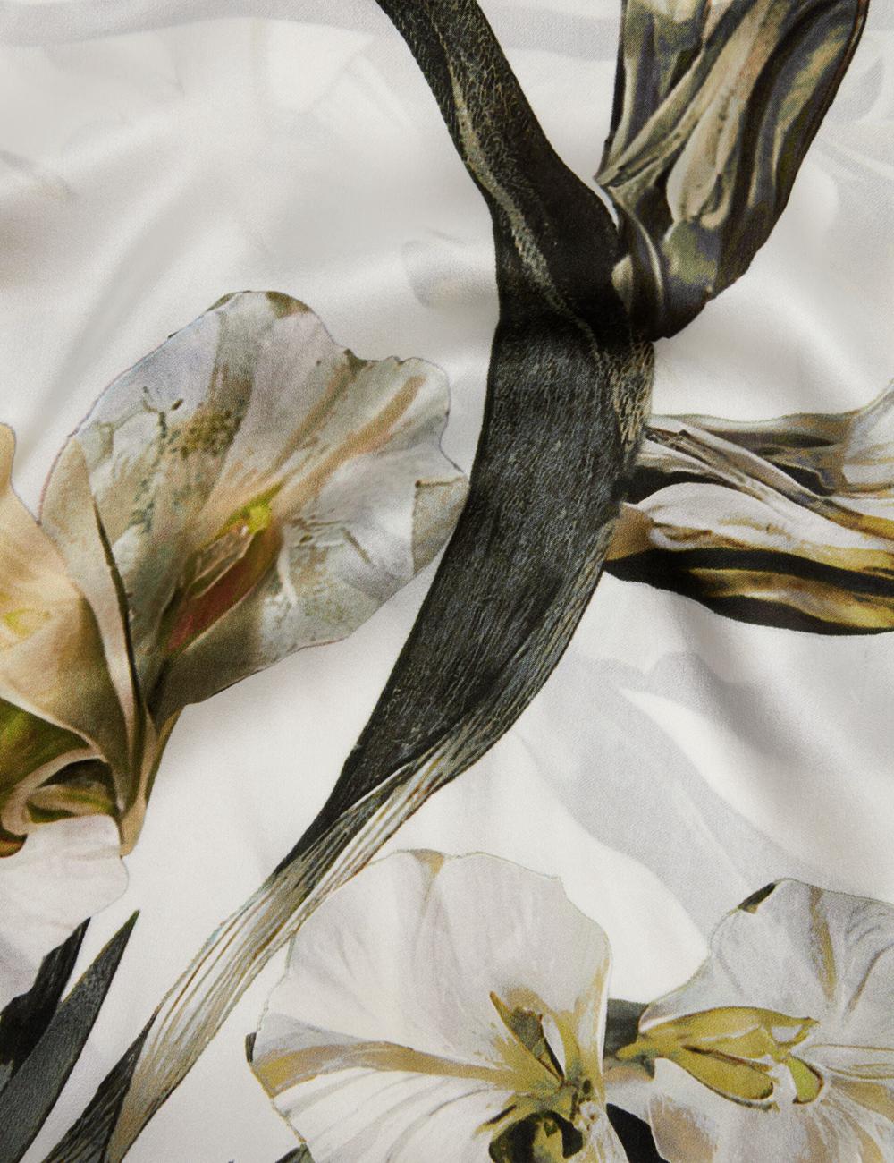 Women Ted Baker IRISSI - Floral Graphic Print Square Silk Scarves Ecru | KSA  1796-GDUJB