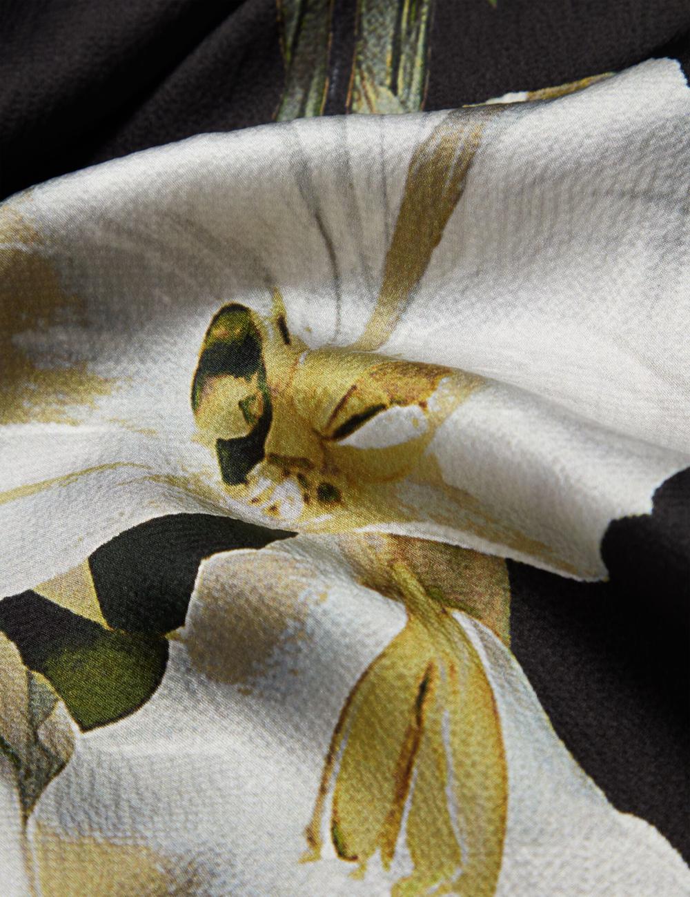 Women Ted Baker IRISSO - Floral Graphic Textured Long Silk Scarves Black | KSA  4538-WRFGS
