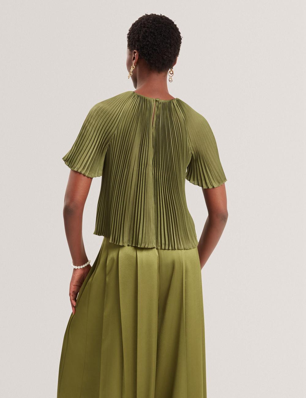 Women Ted Baker LIONAA - Floral Graphic Pleated Satin Short Sleeve Blouses Green | KSA  7136-ENWKL