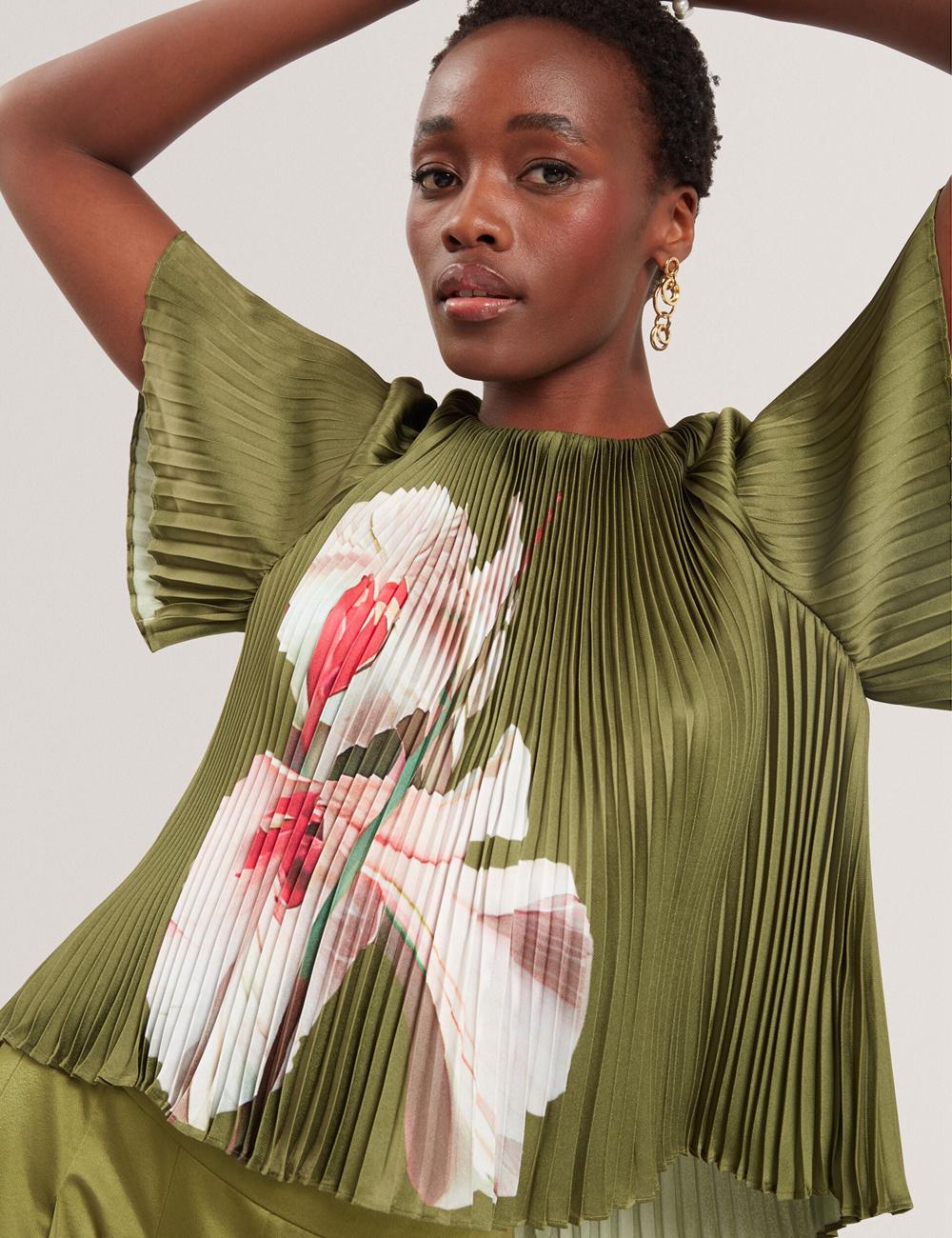 Women Ted Baker LIONAA - Floral Graphic Pleated Satin Short Sleeve Blouses Green | KSA  7136-ENWKL