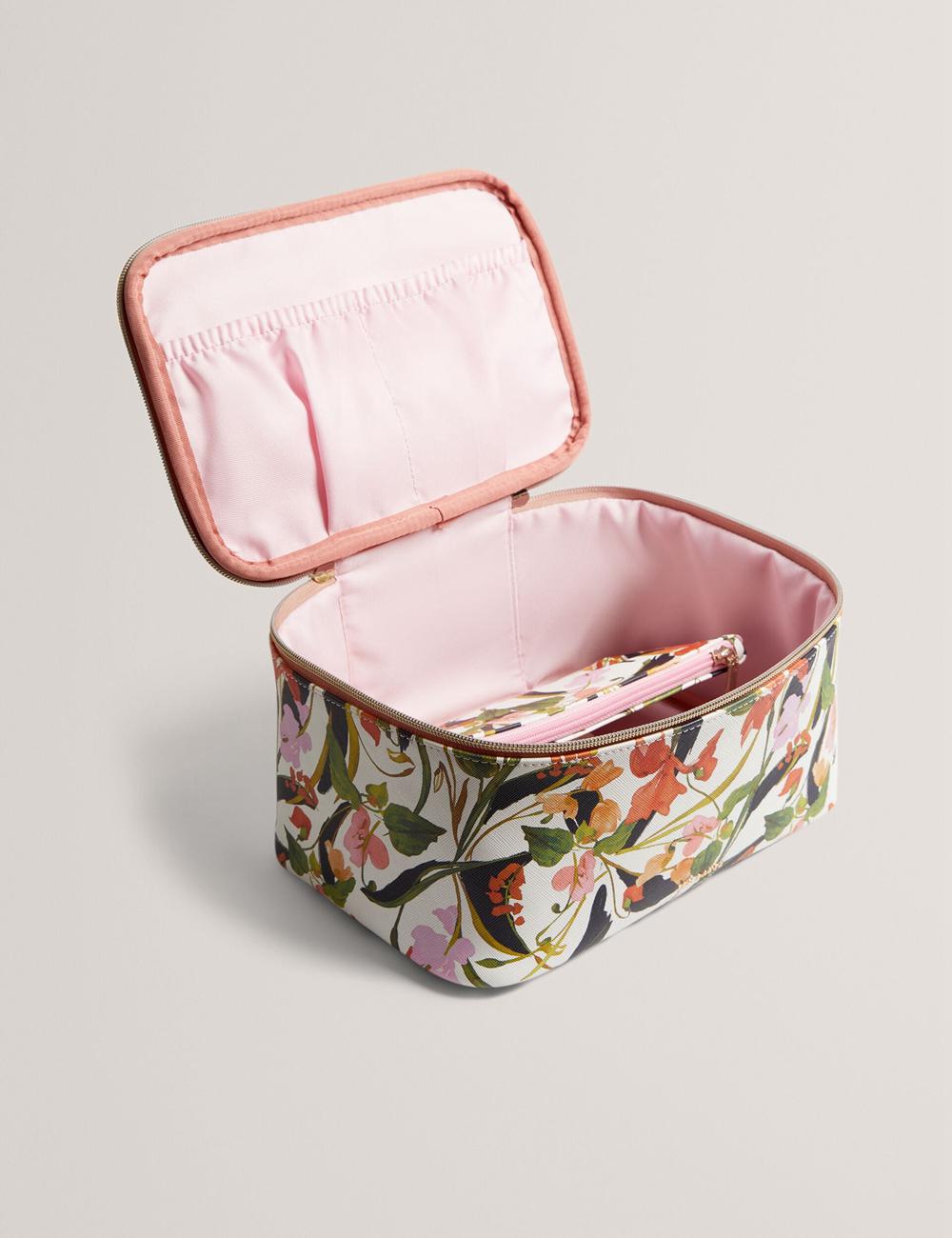 Women Ted Baker LOUISII - Floral PU Top Handle Large Wash Bags Nat-White | KSA  2980-EZWSL