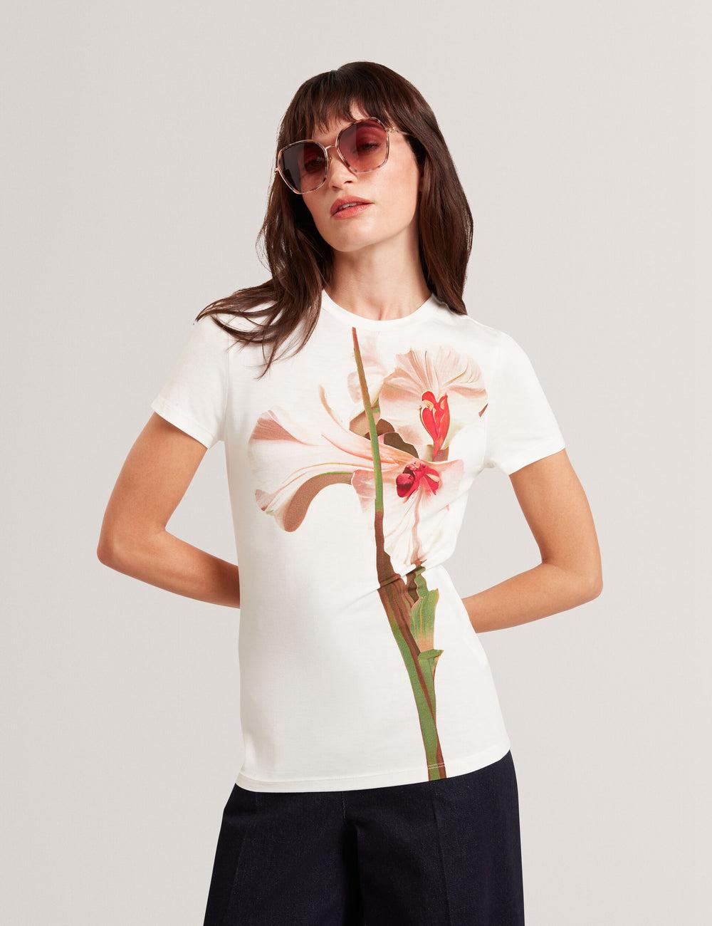Women Ted Baker MEELIEE - Floral Graphic Fitted Crew Neck T-Shirts Nude-Pink | KSA  3097-CAGFQ