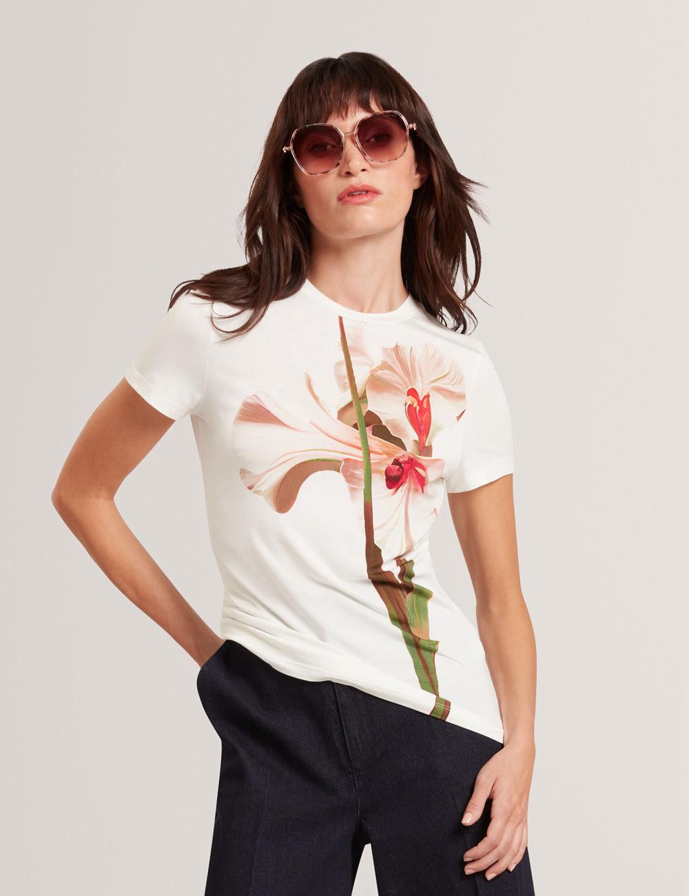 Women Ted Baker MEELIEE - Floral Graphic Fitted Crew Neck T-Shirts Nude-Pink | KSA  3097-CAGFQ